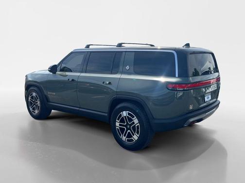 Forest Green 2022 Rivian R1S Launch Edition