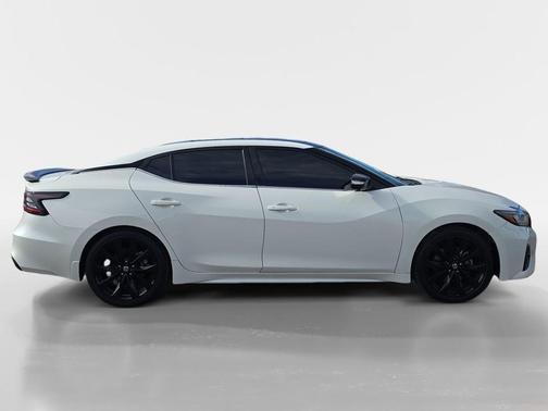 2021 Nissan Maxima SR