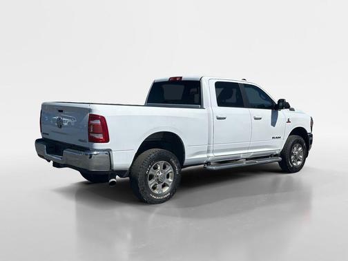 Bright White Clearcoat 2022 RAM 2500 Big Horn
