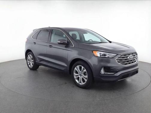 Gray Metallic 2023 Ford Edge Titanium