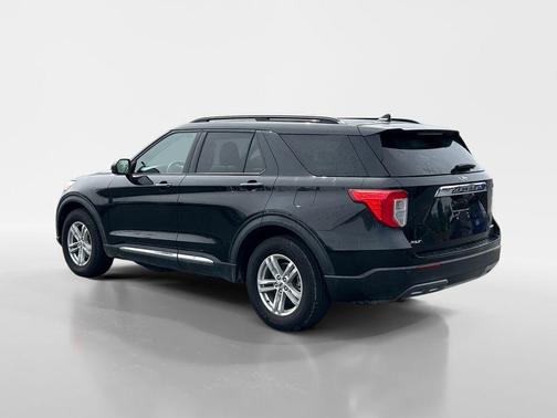 Agate Black Metallic 2022 Ford Explorer XLT