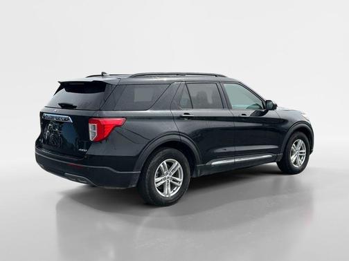 Agate Black Metallic 2022 Ford Explorer XLT