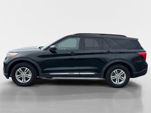 Agate Black Metallic 2022 Ford Explorer XLT