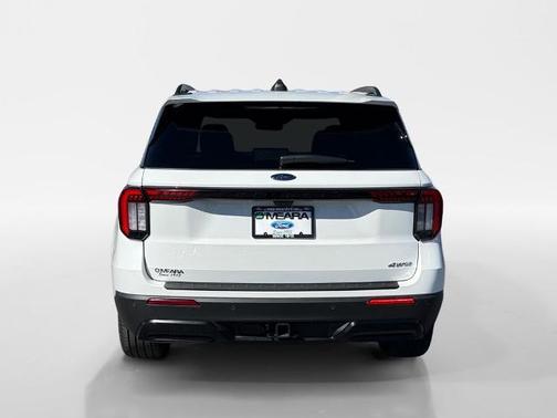 Star White 2026 Ford Explorer ST-Line