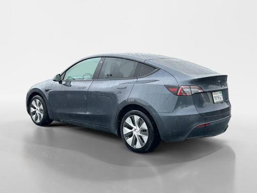 Midnight Silver Metallic 2022 Tesla Model Y Long Range