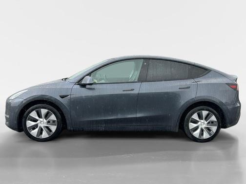 Midnight Silver Metallic 2022 Tesla Model Y Long Range