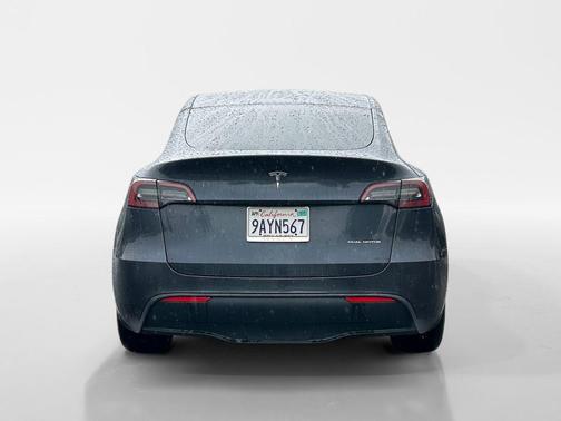 Midnight Silver Metallic 2022 Tesla Model Y Long Range