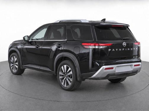Black 2022 Nissan Pathfinder SL