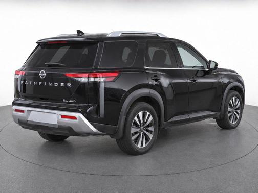 Black 2022 Nissan Pathfinder SL