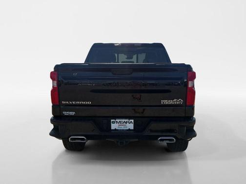 Black 2024 Chevrolet Silverado 1500 High Country