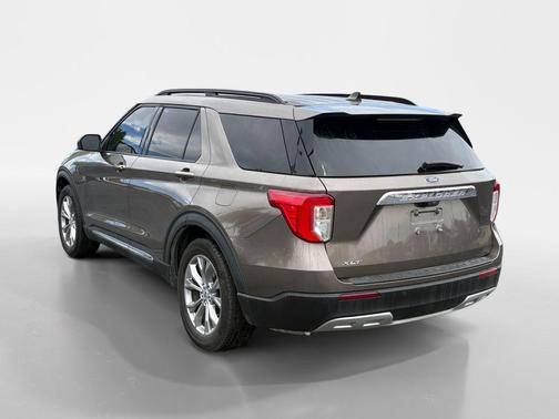 Stone Gray Metallic 2021 Ford Explorer XLT