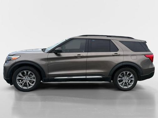 Stone Gray Metallic 2021 Ford Explorer XLT