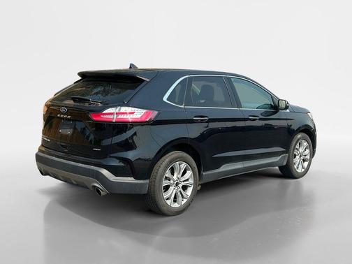 Black Metallic 2024 Ford Edge Titanium