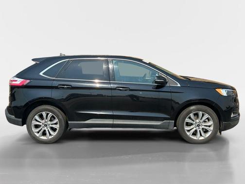Black Metallic 2024 Ford Edge Titanium