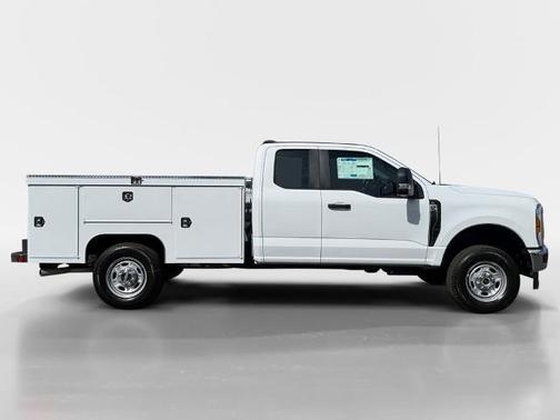 Oxford White 2026 Ford F-250 XL