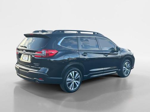 Crystal Black Silica 2022 Subaru Ascent Limited 7-Passenger