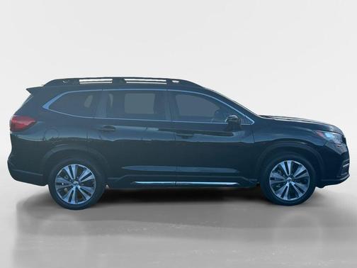 Crystal Black Silica 2022 Subaru Ascent Limited 7-Passenger