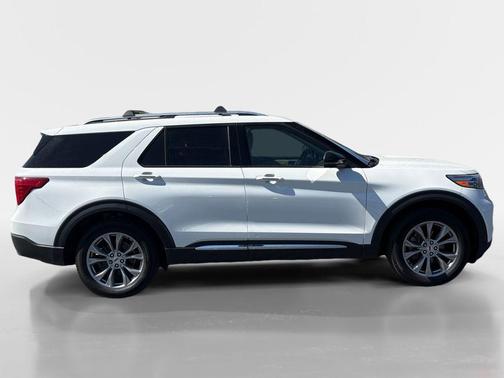 Oxford White 2023 Ford Explorer Limited
