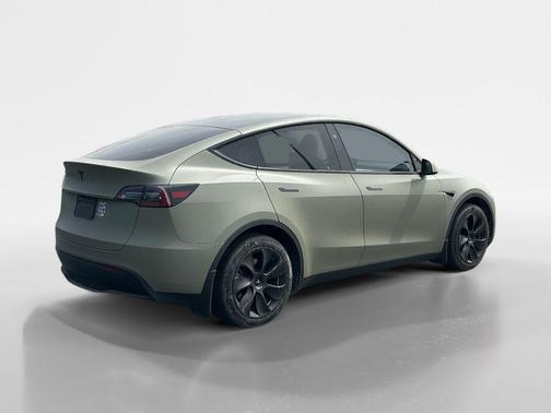 Black 2024 Tesla Model Y Long Range