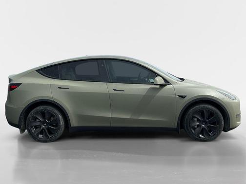Black 2024 Tesla Model Y Long Range
