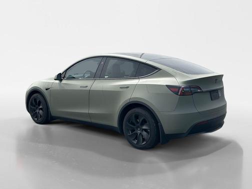 Black 2024 Tesla Model Y Long Range