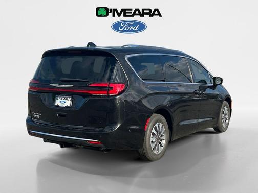 2021 Chrysler Pacifica Touring-L