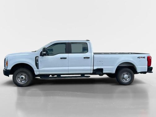 Oxford White 2024 Ford F-250 XL