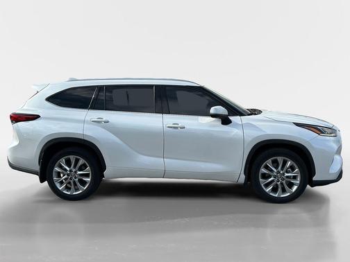 Wind Chill Pearl 2022 Toyota Highlander Limited