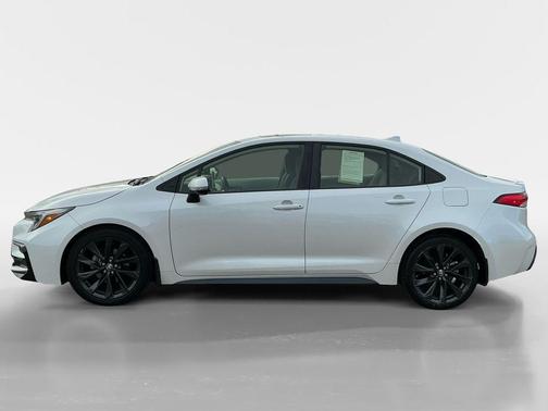 Pearl 2023 Toyota Corolla SE