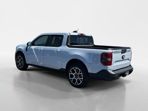 Space White Metallic 2025 Ford Maverick Lariat