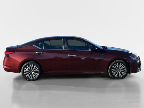 Scarlet Ember 2024 Nissan Altima 2.5 SV
