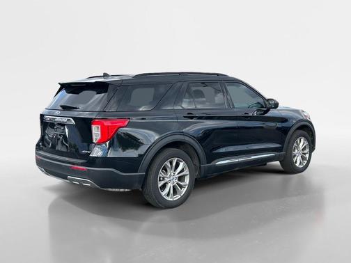 Agate Black Metallic 2024 Ford Explorer XLT