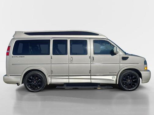 2023 GMC Savana 2500 Work Van