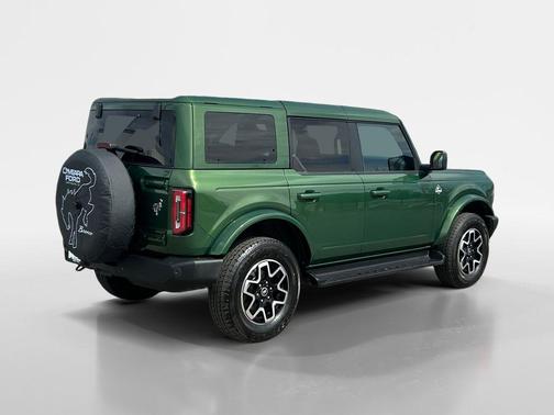 Eruption Green Metallic 2025 Ford Bronco Outer Banks