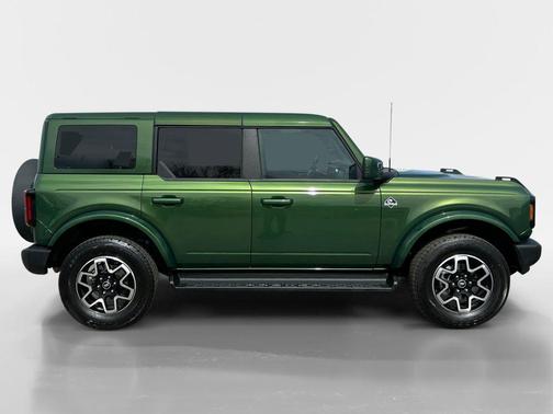 Eruption Green Metallic 2025 Ford Bronco Outer Banks