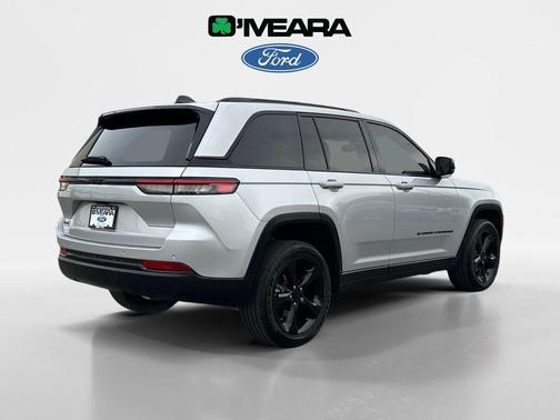 2024 Jeep Grand Cherokee Laredo
