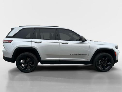 2024 Jeep Grand Cherokee Laredo