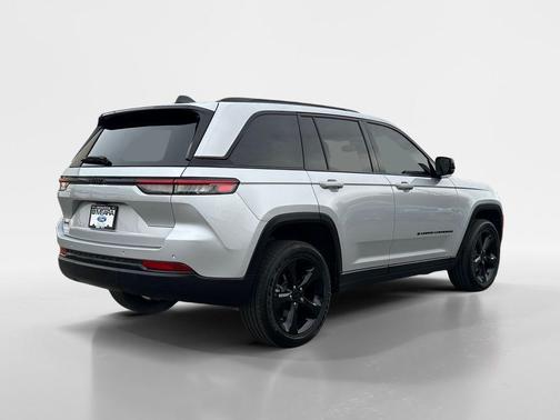 2024 Jeep Grand Cherokee Laredo