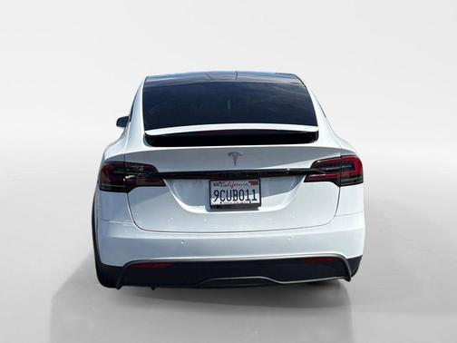 Pearl White Multi 2022 Tesla Model X Base
