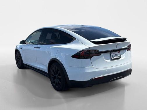 Pearl White Multi 2022 Tesla Model X Base