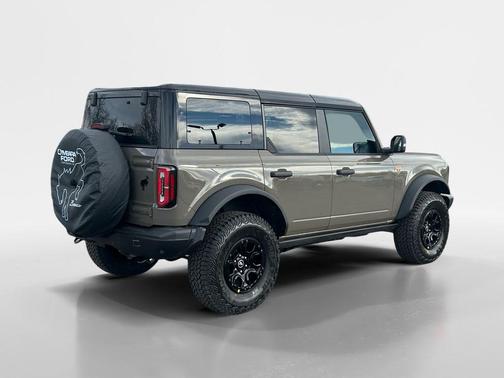 Gray 2025 Ford Bronco Badlands