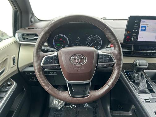 2022 Toyota Sienna Platinum 7 Passenger