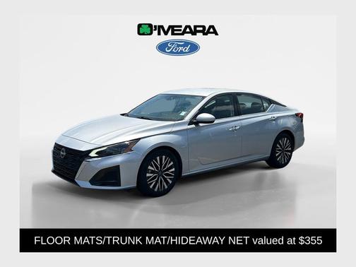 Brilliant Silver Metallic 2023 Nissan Altima 2.5 SV