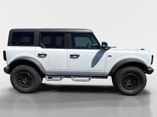 Oxford White 2023 Ford Bronco Wildtrak