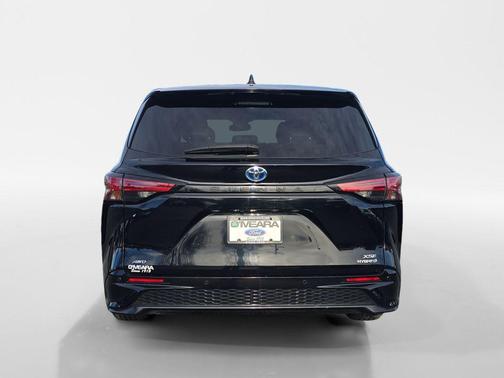 2021 Toyota Sienna XSE 7 Passenger