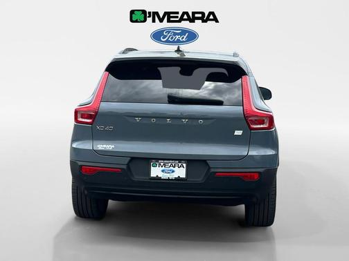 2022 Volvo XC40 Recharge Pure Electric P8 Twin Plus