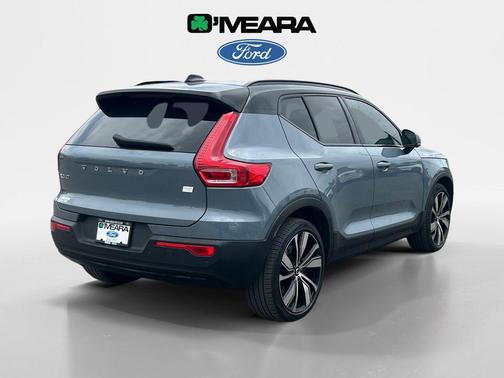 2022 Volvo XC40 Recharge Pure Electric P8 Twin Plus