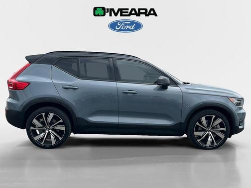 2022 Volvo XC40 Recharge Pure Electric P8 Twin Plus