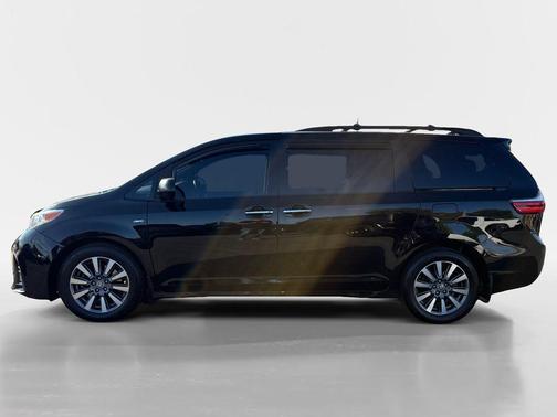 2020 Toyota Sienna XLE Premium