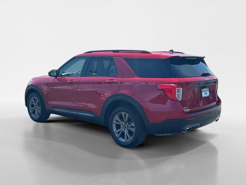 Rapid Red Metallic Tinted Clearcoat 2021 Ford Explorer XLT